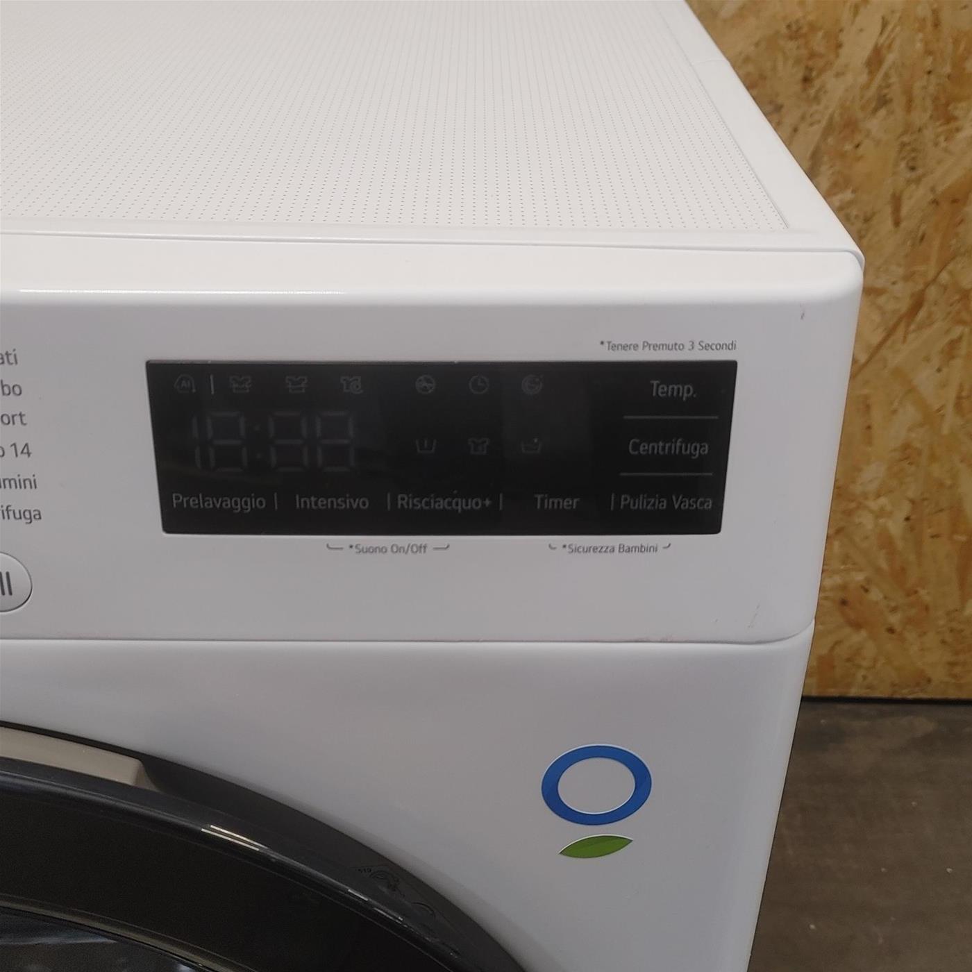 LG AI DD F2R3S08NSWB Lavatrice Slim a Carica Frontale 8kg Serie R3, Lavatrice Classe A, 1200 giri