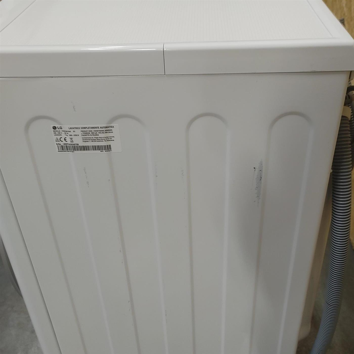 LG F2WV3S7S4E Lavatrice Slim AI DDTM SteamTM 7kg Classe energetica D