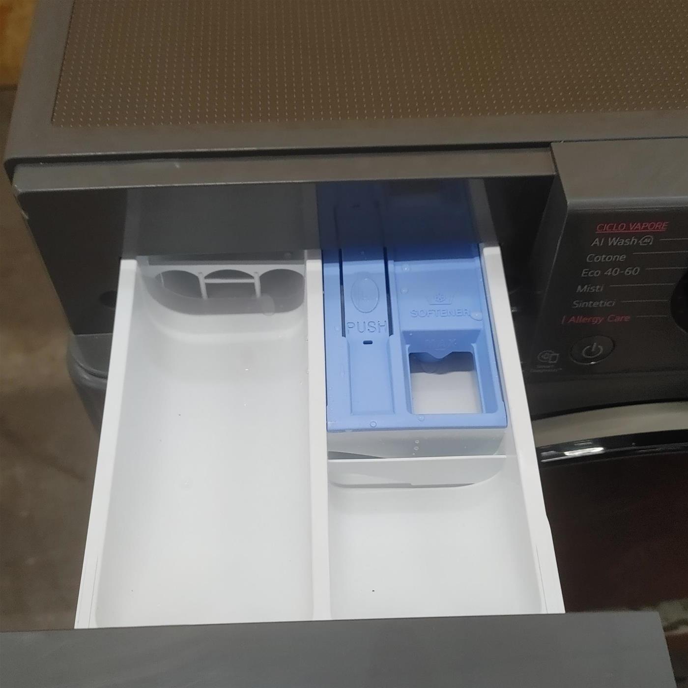 Lavatrice LG F4R5011TSMB Carica frontale 11 kg 1400 giri