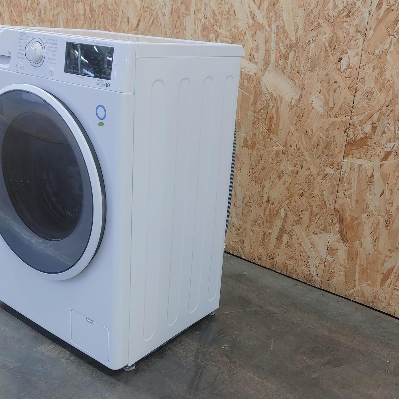 Lavatrice LG F2WV3S7SHE Caricamento frontale 7 kg 1200 Giri/min Bianco