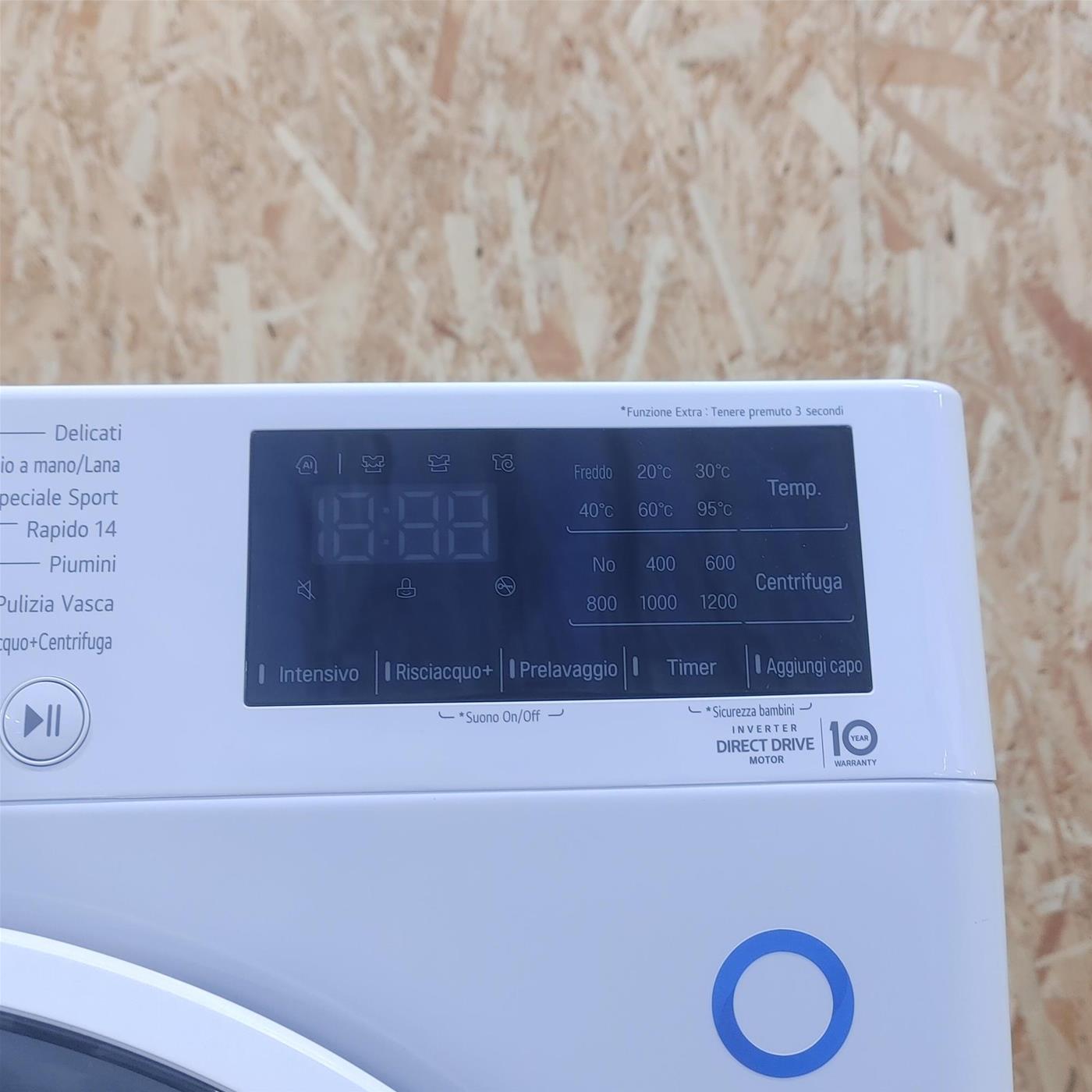 Lavatrice LG F2WV3S7SHE Caricamento frontale 7 kg 1200 Giri/min Bianco