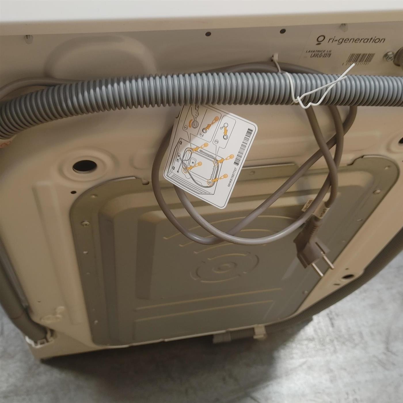 Lavatrice LG F2WV3S7SHE Caricamento frontale 7 kg 1200 Giri/min Bianco