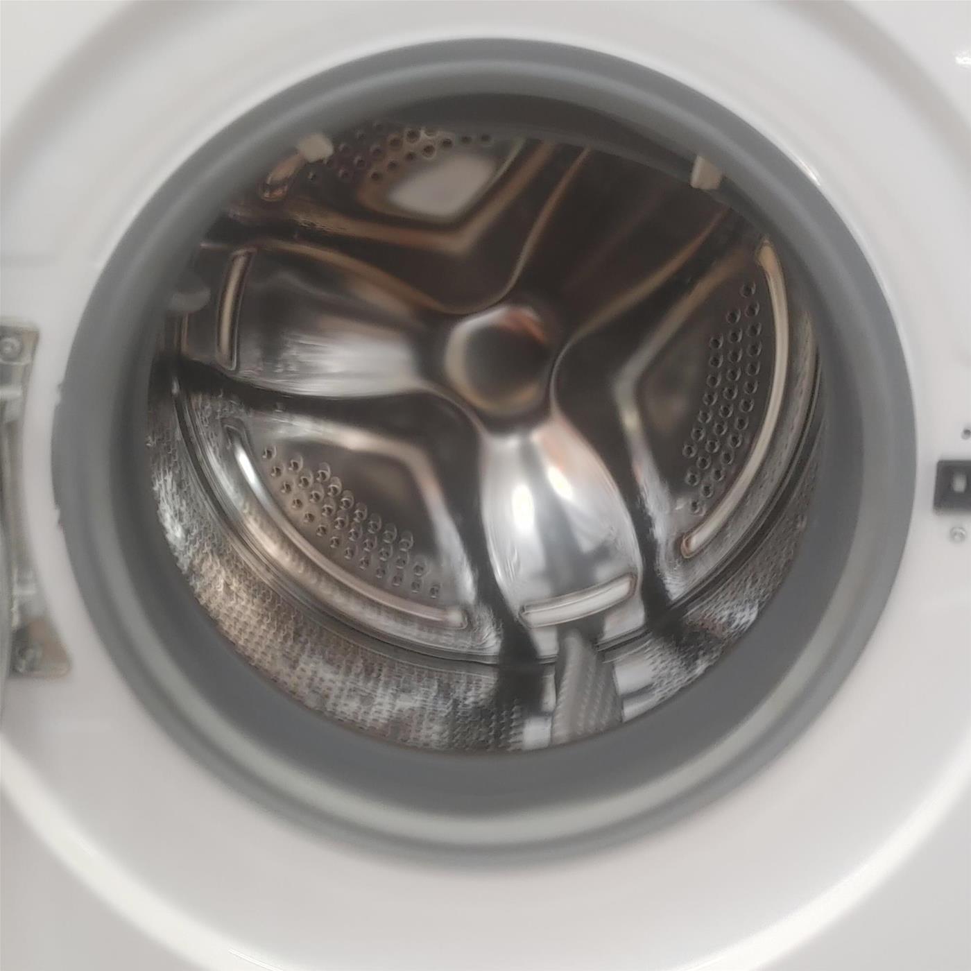 Lavatrice LG F4WM309SAE Carica frontale 9 kg 1400 Giri/min Bianco