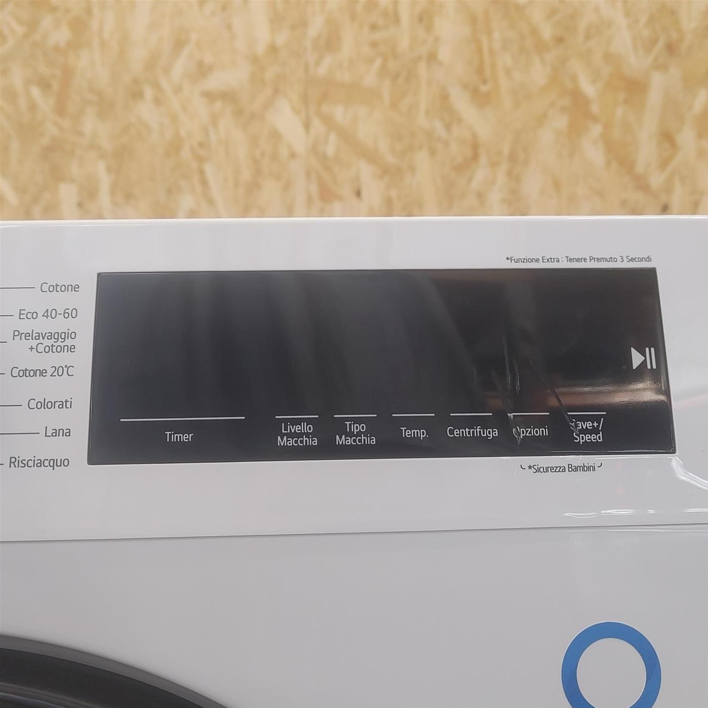 Lavatrice LG F4WM309SAE Carica frontale 9 kg 1400 Giri/min Bianco