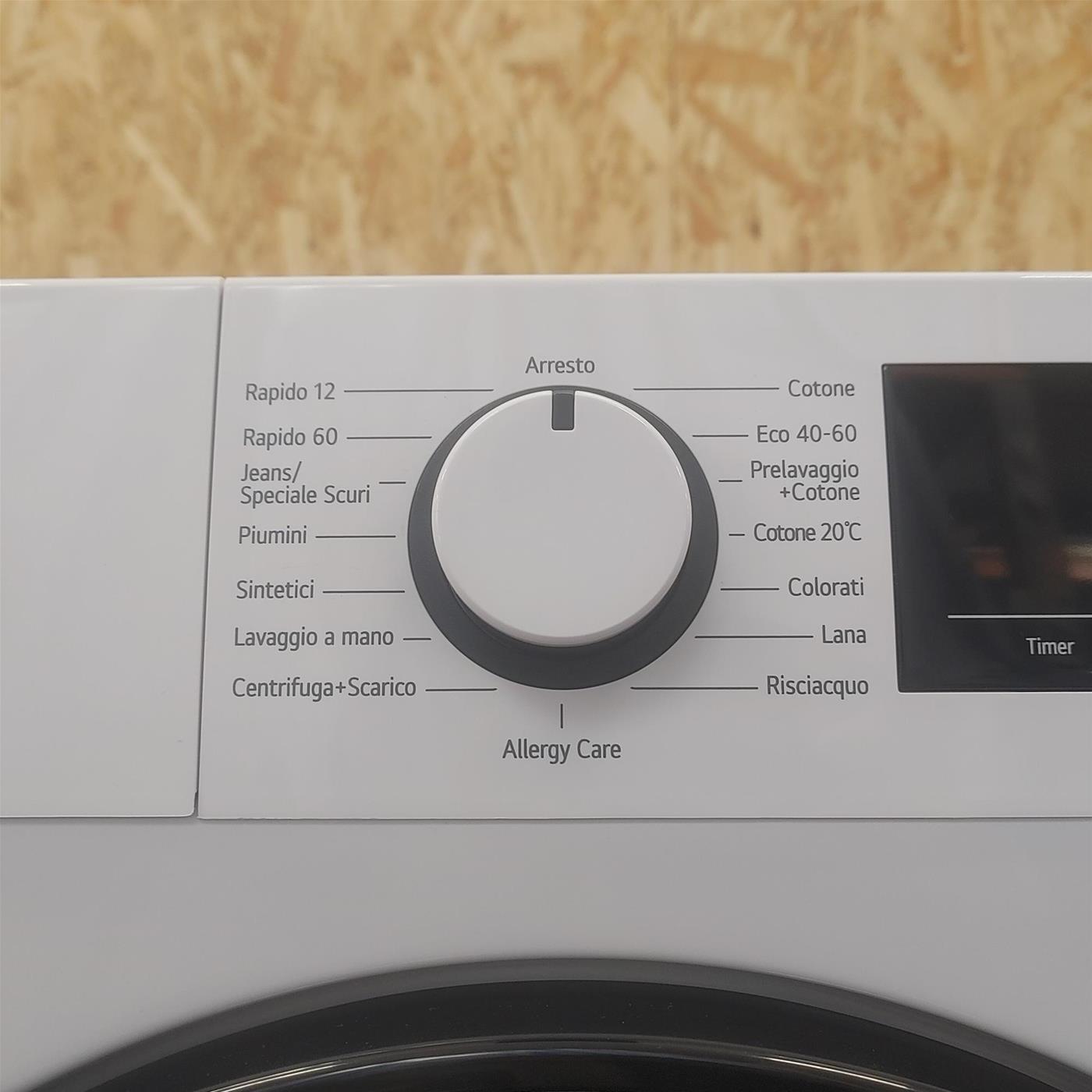 Lavatrice LG F4WM309SAE Carica frontale 9 kg 1400 Giri/min Bianco