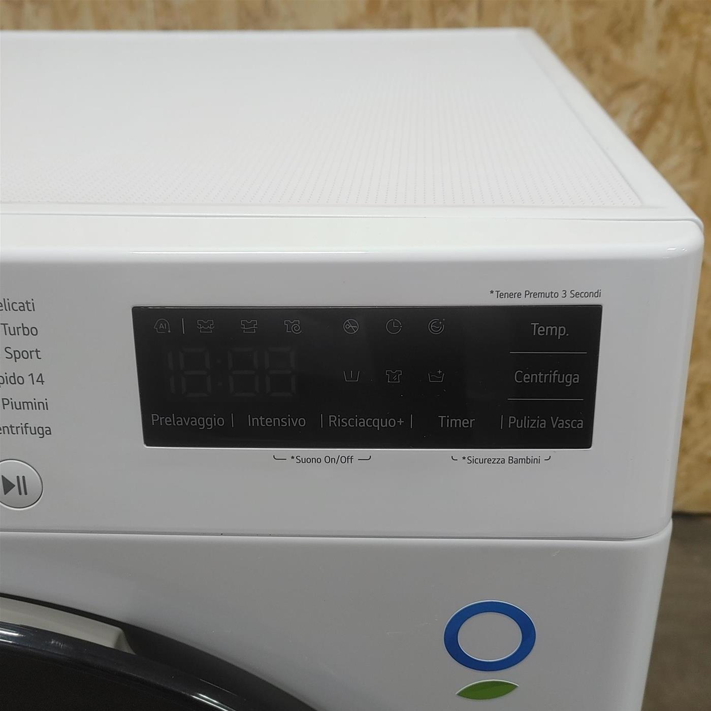 Lavatrice LG F4R3009NSWB Carica frontale 9 kg 1400 Giri/min Bianco