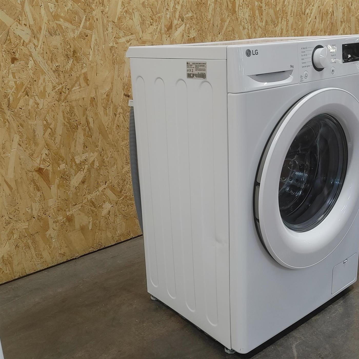 Lavatrice LG F2R3S09AIDD Carica frontale 9 kg 1200 giri Bianco