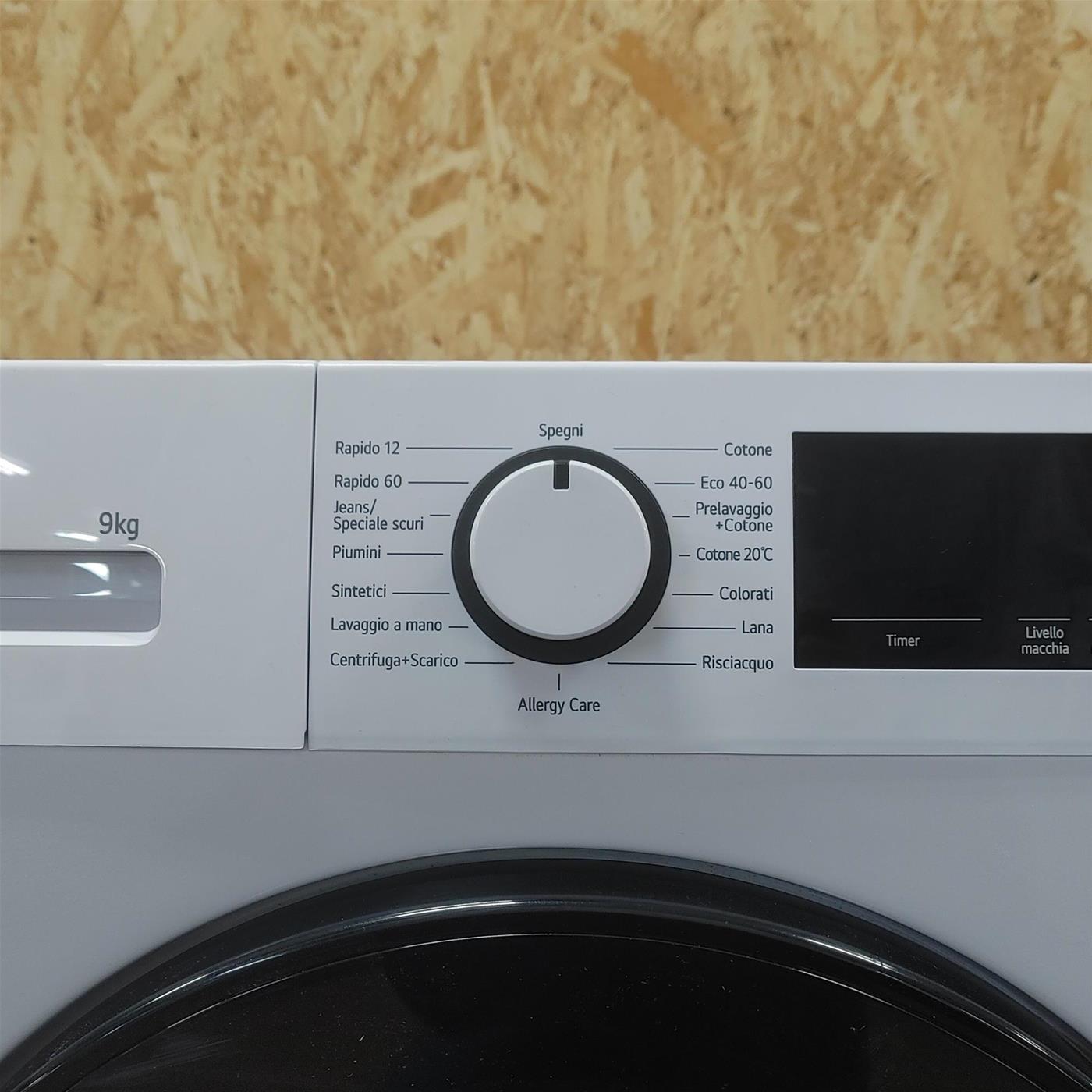 Lavatrice LG F4WM309SAE Carica frontale 9 kg 1400 giri Bianco