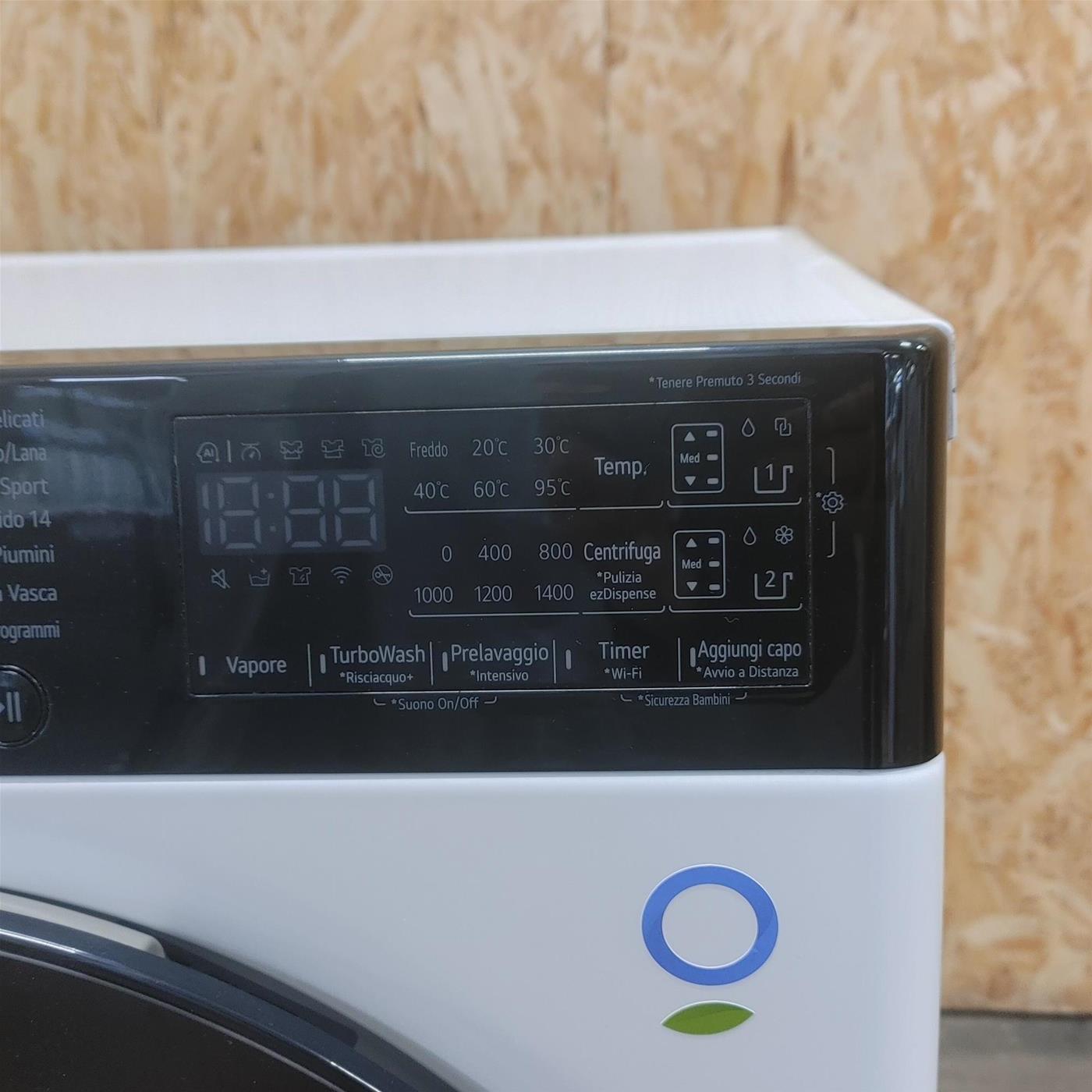 Lavatrice LG F4R7509TSWB Carica frontale 9 kg 1400 Giri/min Bianco