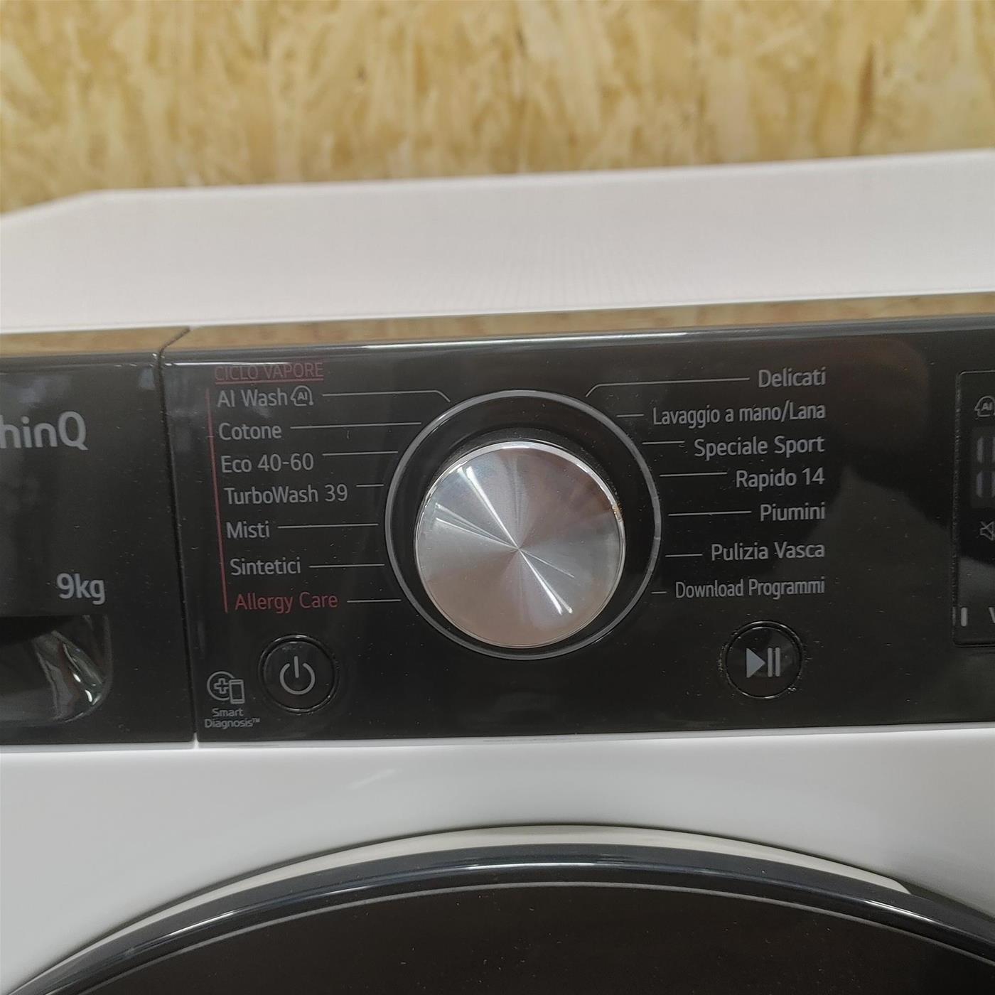 Lavatrice LG F4R7509TSWB Carica frontale 9 kg 1400 Giri/min Bianco