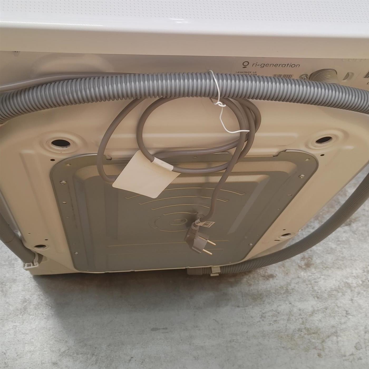 Lavatrice LG F4R9009TPWC Carica frontale 9 kg 1400 Giri/min Bianco