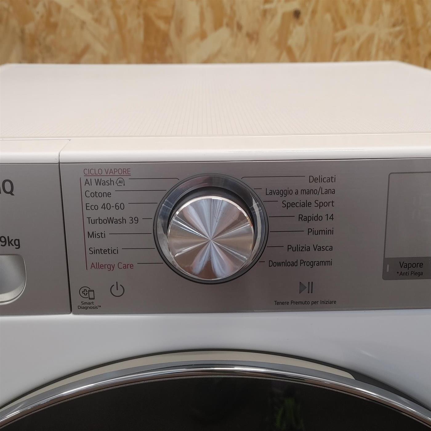 Lavatrice LG F4R9009TPWC Carica frontale 9 kg 1400 Giri/min Bianco