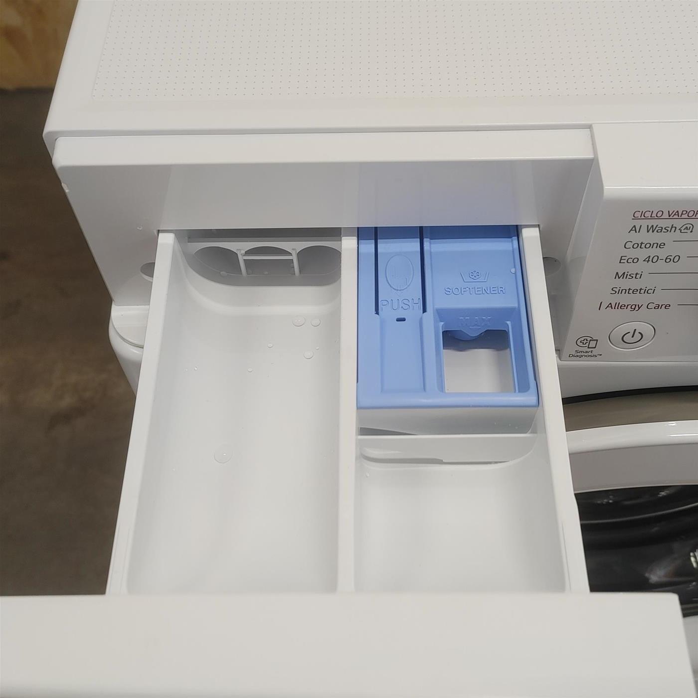 Lavatrice LG F4R3009NSWW Carica frontale 9 kg 1400 Giri/min Bianco