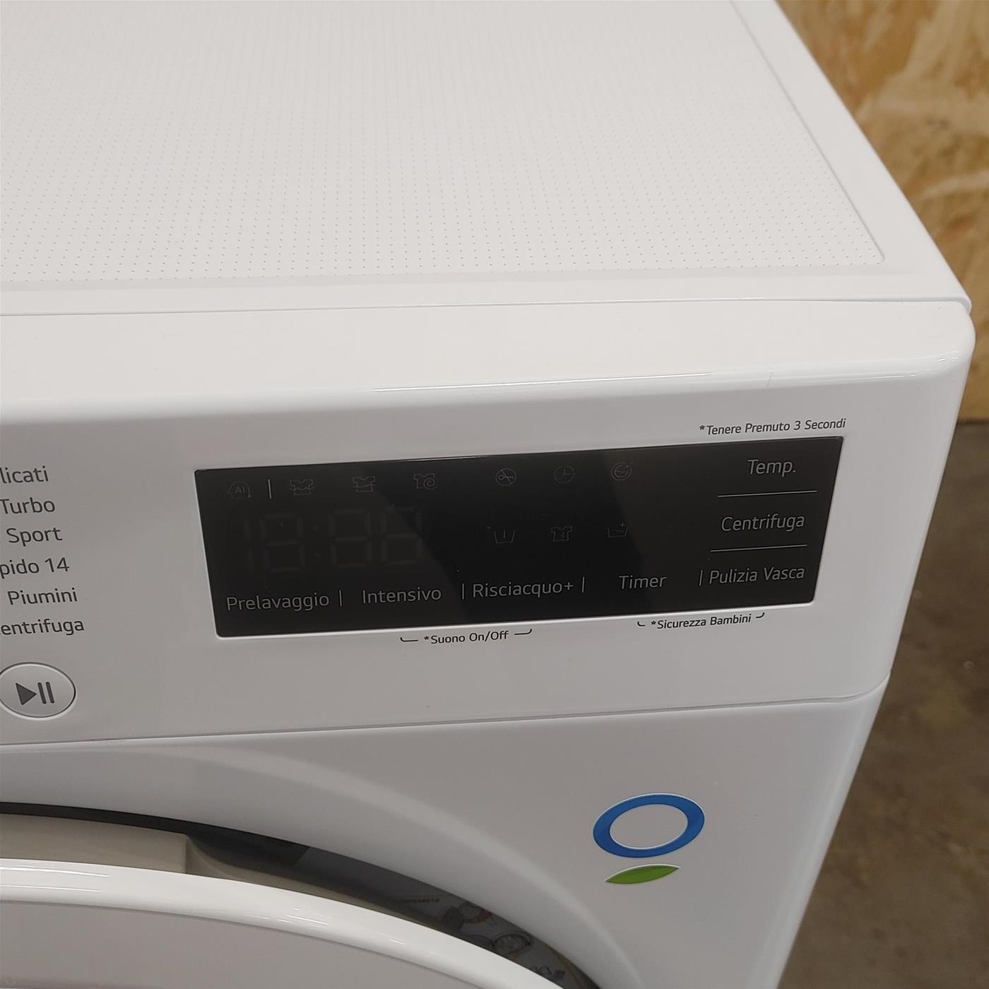 Lavatrice LG F4R3009NSWW Carica frontale 9 kg 1400 Giri/min Bianco