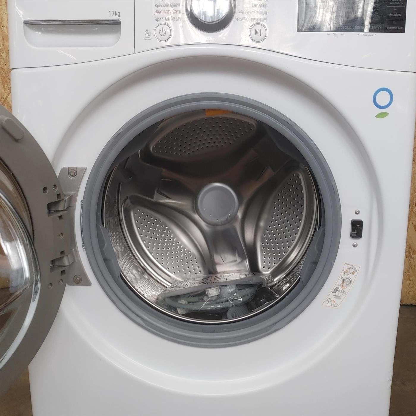 Lavatrice LG F1P1CY2W Carica frontale 17 kg 1100 Giri/min Bianco