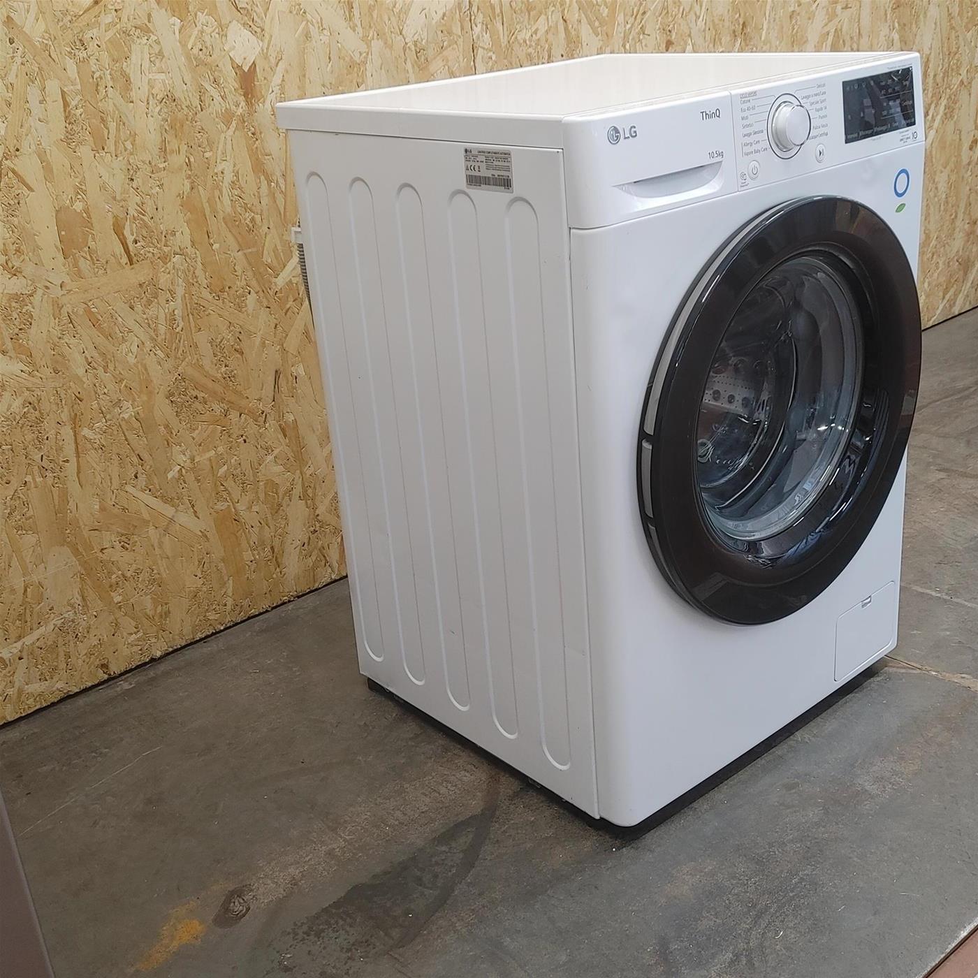 Lavatrice LG F4WV510S1E Caricamento frontale 10,5 kg 1400 Giri/min Bianco