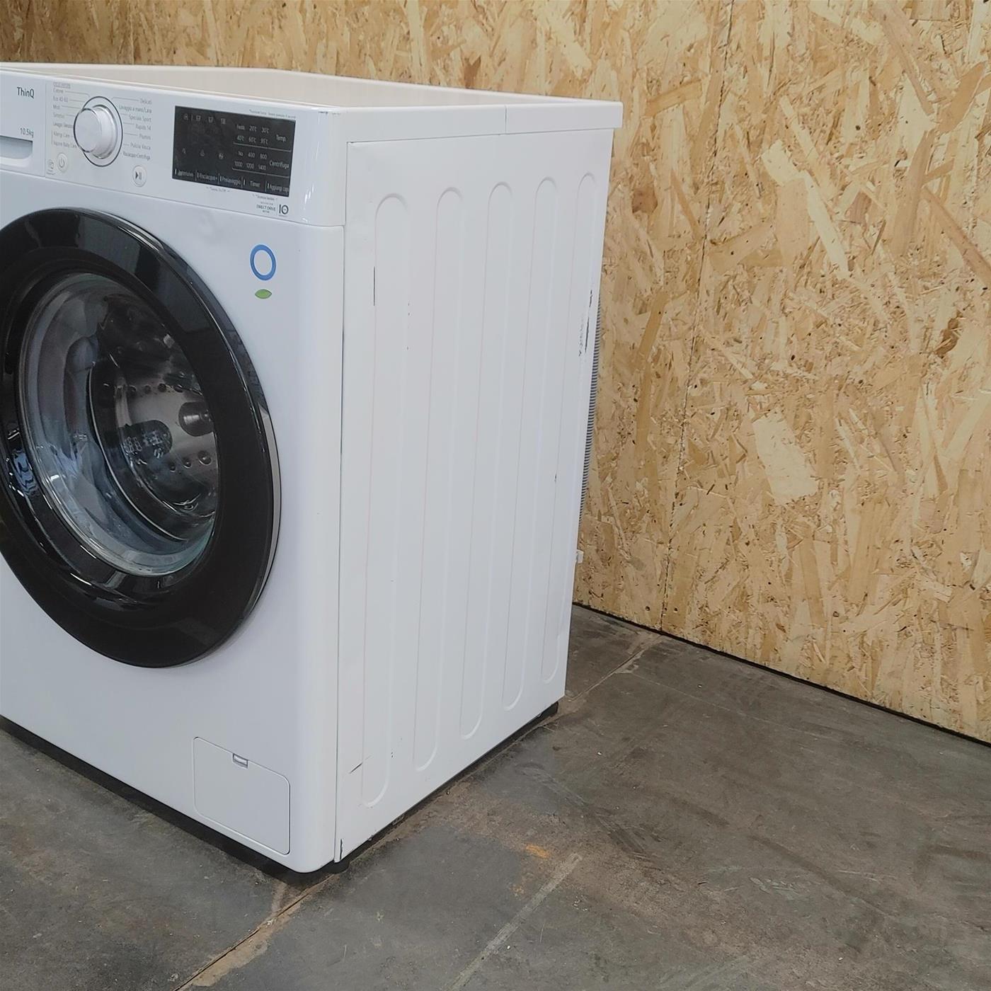 Lavatrice LG F4WV510S1E Caricamento frontale 10,5 kg 1400 Giri/min Bianco