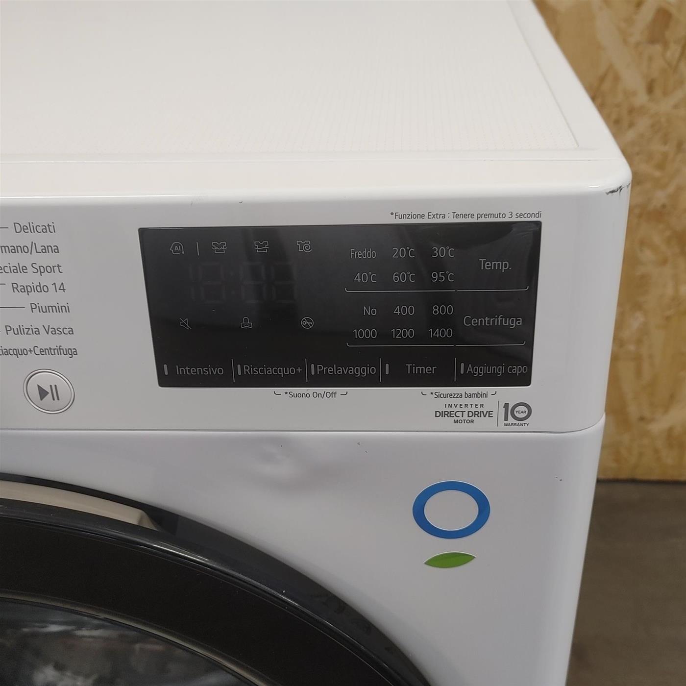 Lavatrice LG F4WV510S1E Caricamento frontale 10,5 kg 1400 Giri/min Bianco