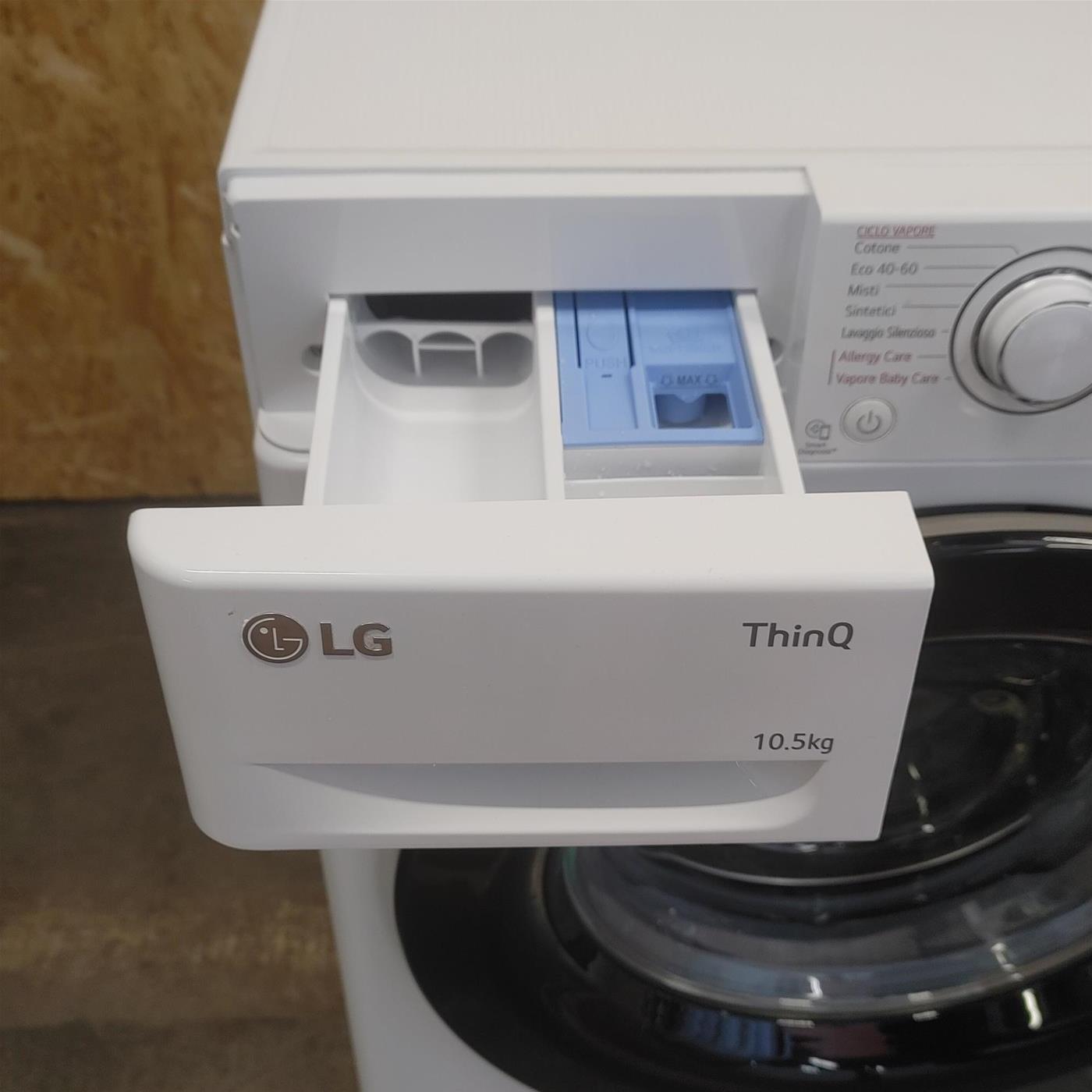 Lavatrice LG F4WV510S1E Caricamento frontale 10,5 kg 1400 Giri/min Bianco