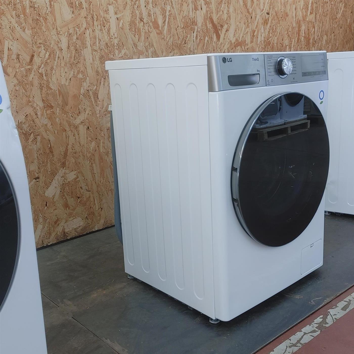 Lavatrice LG F4R9009TPWC Carica frontale 9 kg 1400 Giri/min Bianco