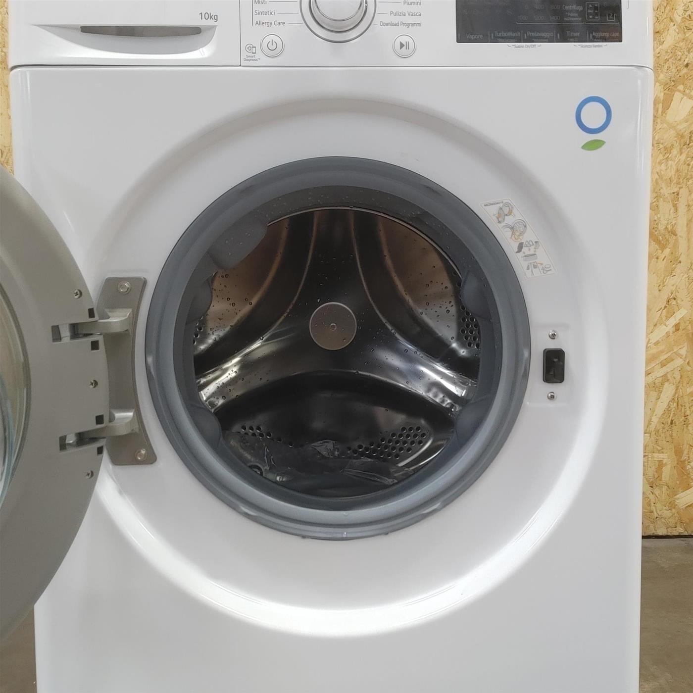 Lavatrice LG F4R3710NSWW Carica frontale 10 kg 1400 Giri/min Bianco