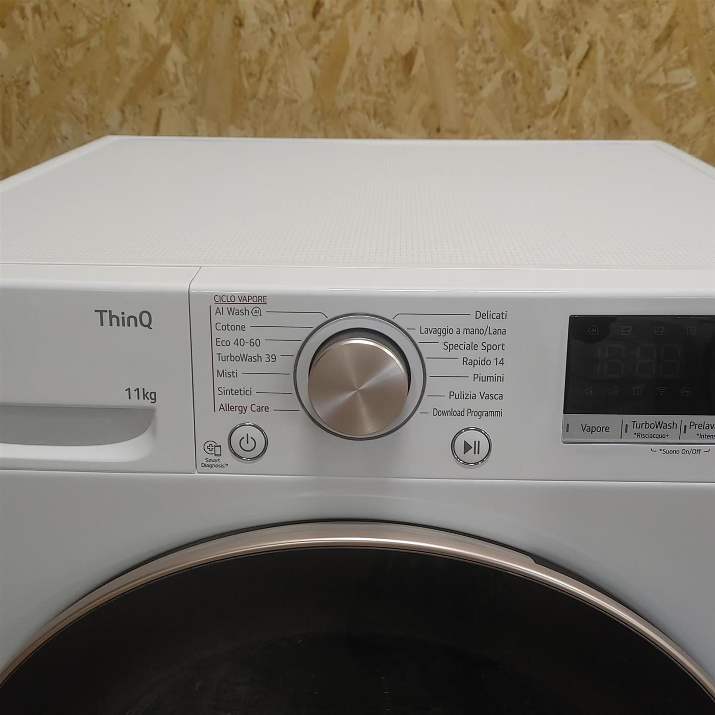 Lavatrice LG F4R7011TSWG Carica frontale 11 kg 1400 Giri/min Bianco