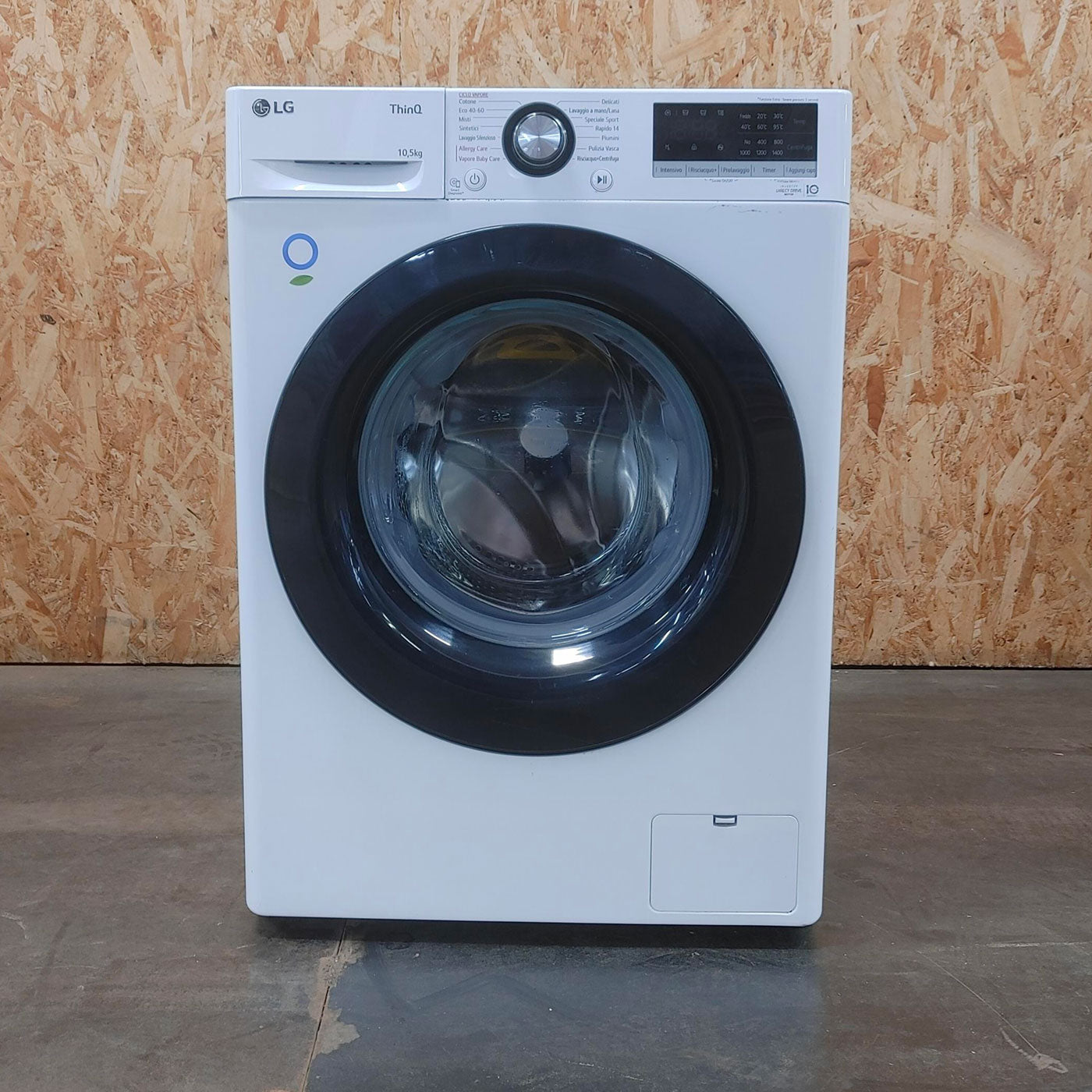 Lavatrice LG F4WV310SAE Caricamento frontale 10,5 kg 1400 Giri/min Bianco