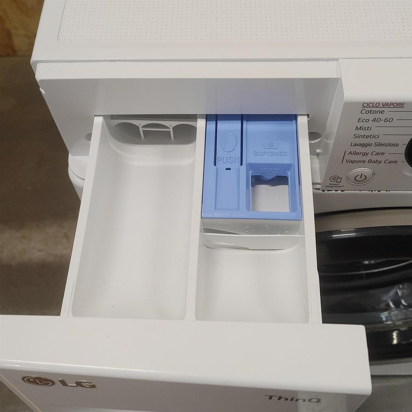 Lavatrice LG F4WV310SAE Caricamento frontale 10,5 kg 1400 Giri/min Bianco