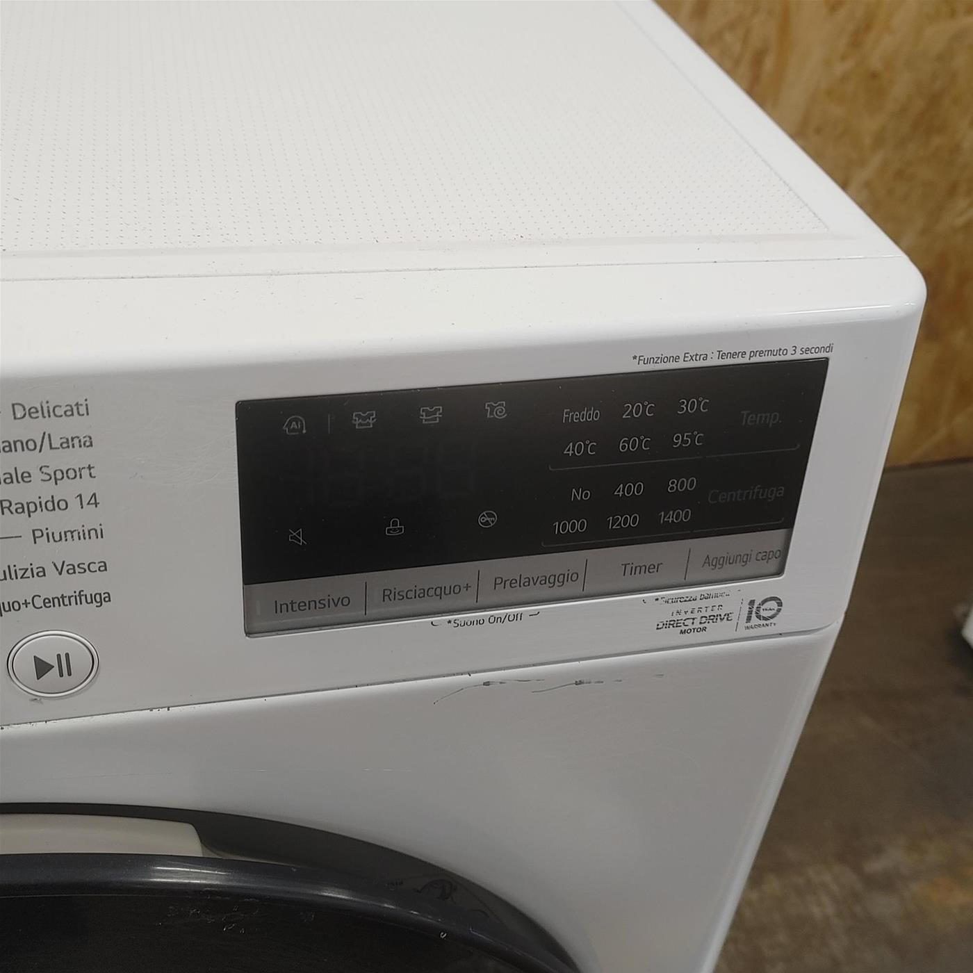 Lavatrice LG F4WV310SAE Caricamento frontale 10,5 kg 1400 Giri/min Bianco