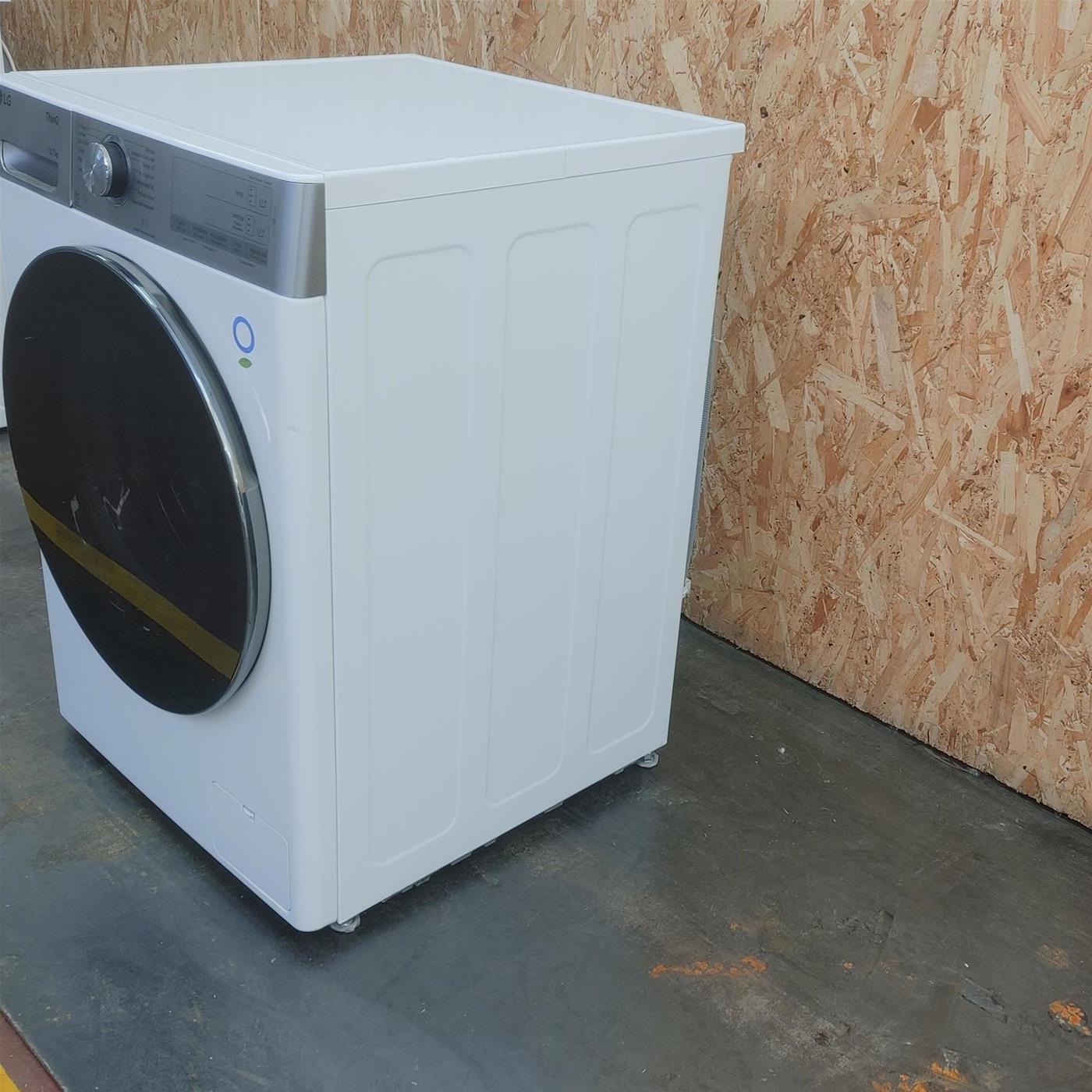 Lavasciuga intelligente LG D4R9513TPWC Libera installazione Carica frontale