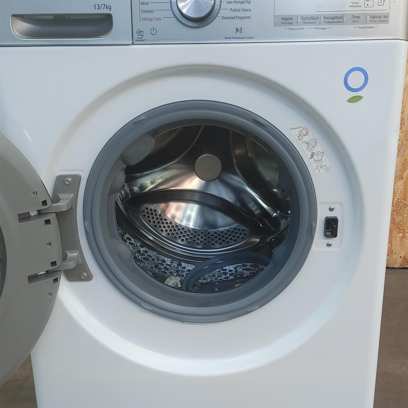 Lavasciuga intelligente LG D4R9513TPWC Libera installazione Carica frontale