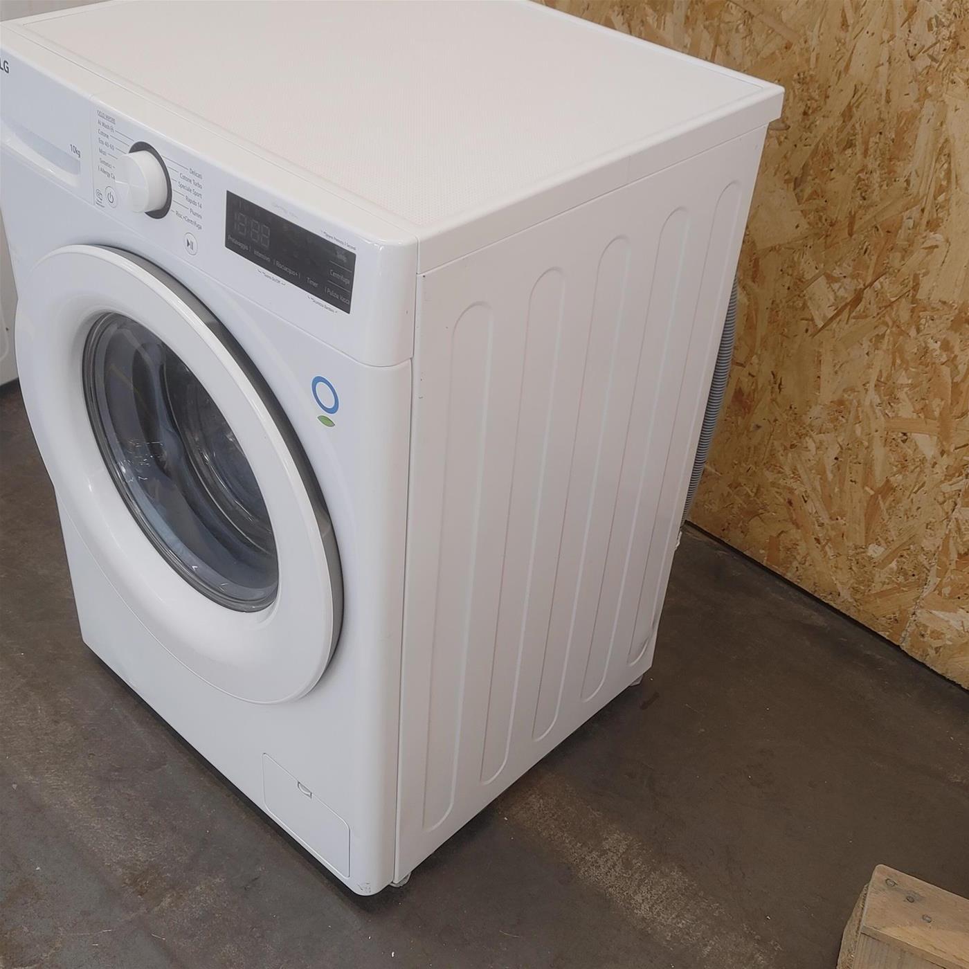 LG F4R3010NSWW Lavatrice 10kg AI DD, Classe A-10%, 1400 giri, Lavaggio a vapore