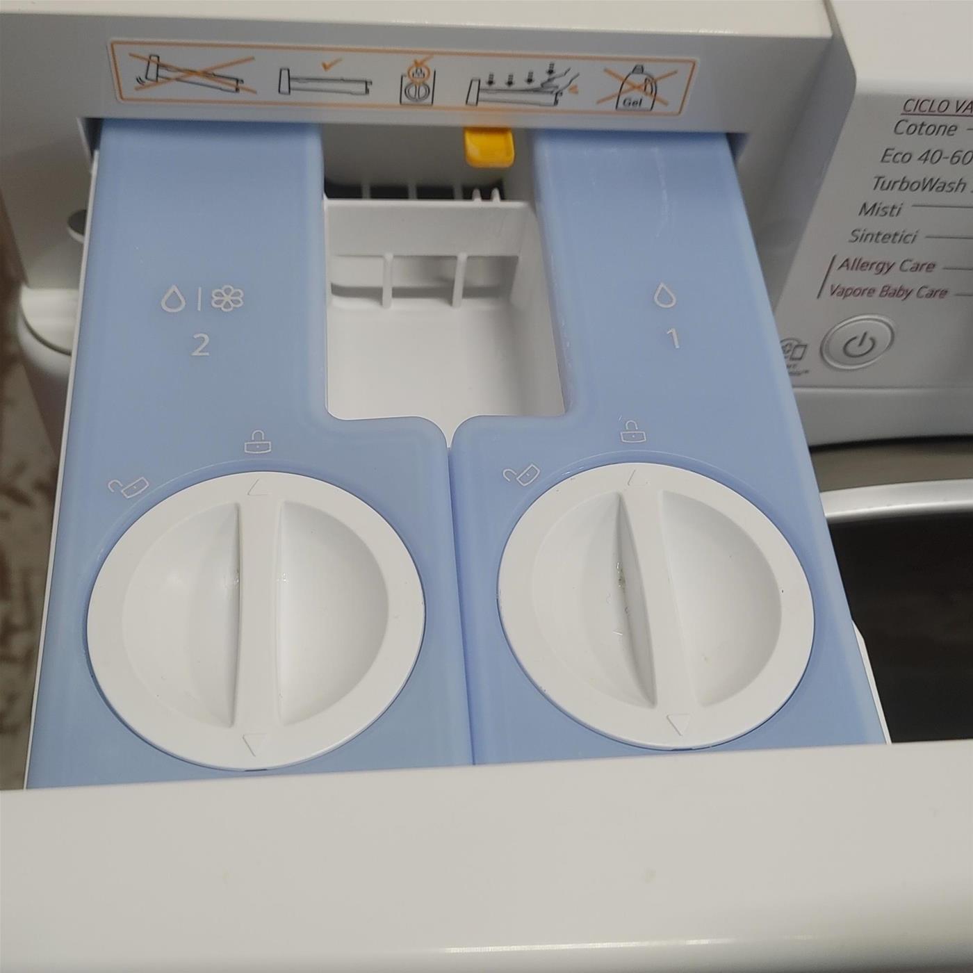 Lavasciuga LG D4R5010TSWS libera installazione Carica frontale Bianco D