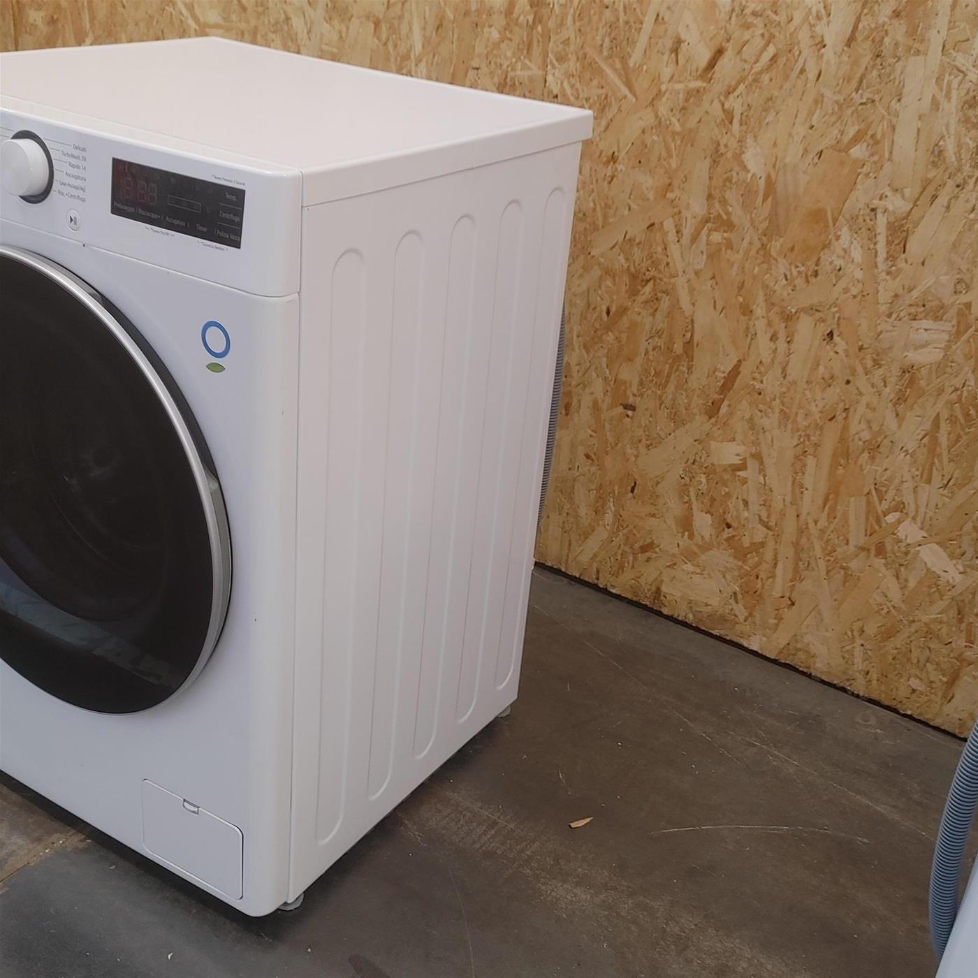 Lavasciuga LG D4R5010TSWS Libera installazione Carica frontale Bianco D