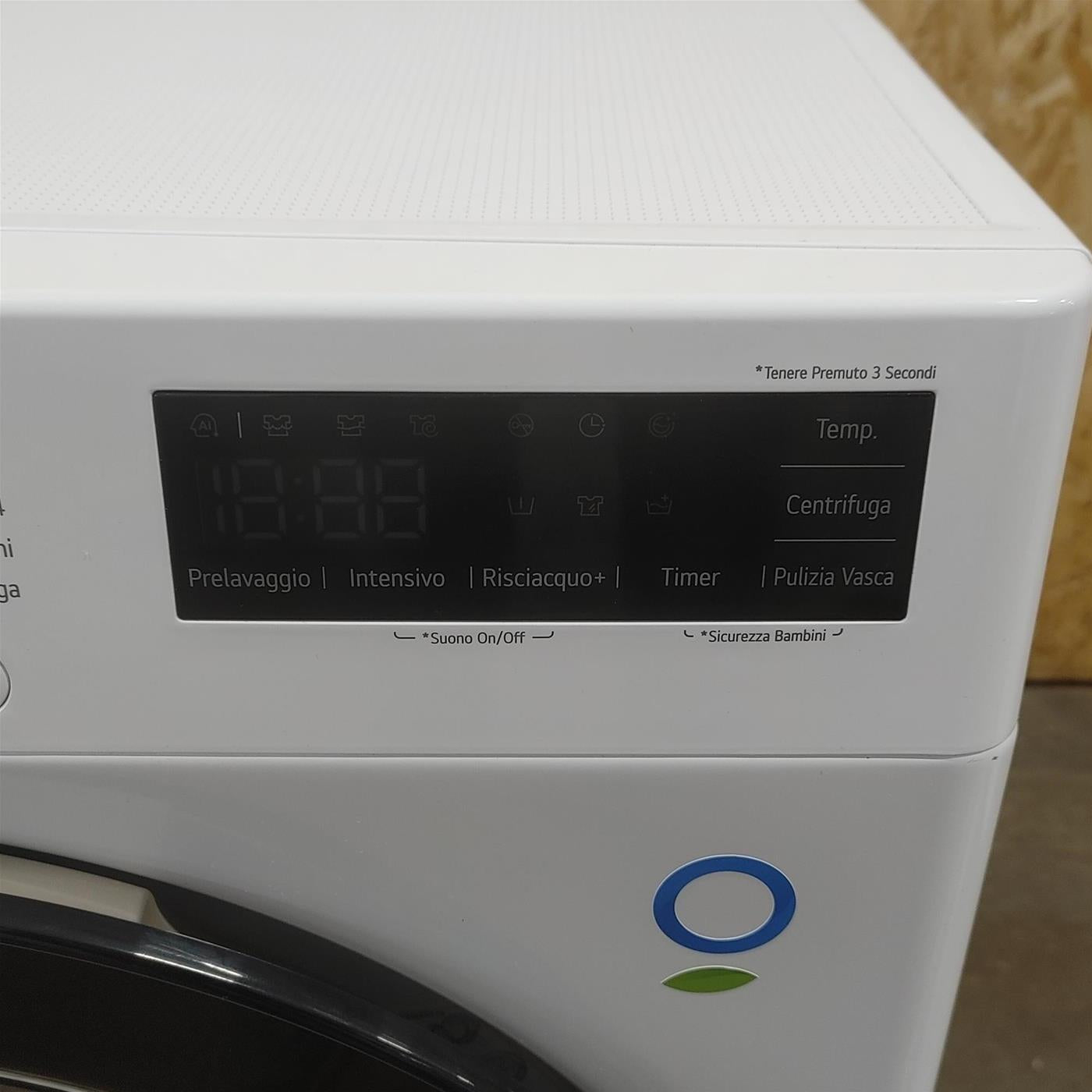 Lavatrice LG F2R3S08NSWW Carica frontale 8 kg 1200 Giri/min Bianco