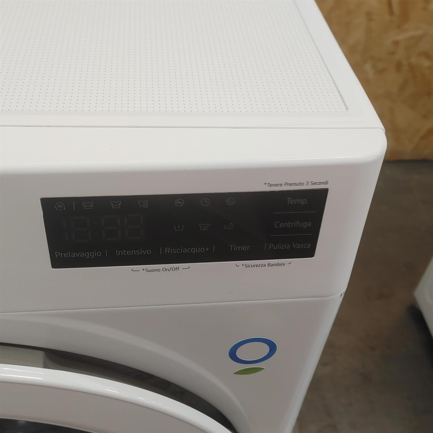 Lavatrice LG F2R3S08NSWW Carica frontale 8 kg 1200 Giri/min Bianco