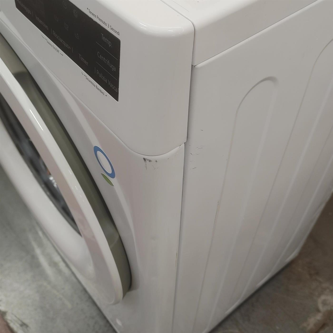 Lavatrice LG F2R3S08NSWW Carica frontale 8 kg 1200 Giri/min Bianco