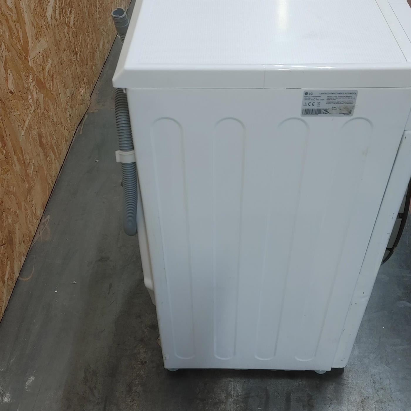 Lavatrice LG F2R3S08NSWW AI DD, Vapore, AI Wash 8 Kg