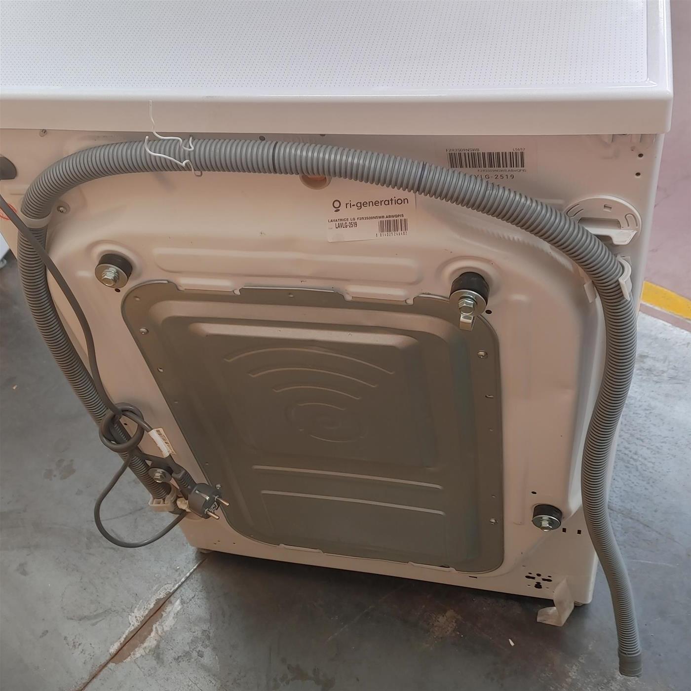 Lavatrice intelligente LG F2R3S09NSWB Vapore, Classe A, 9 Kg