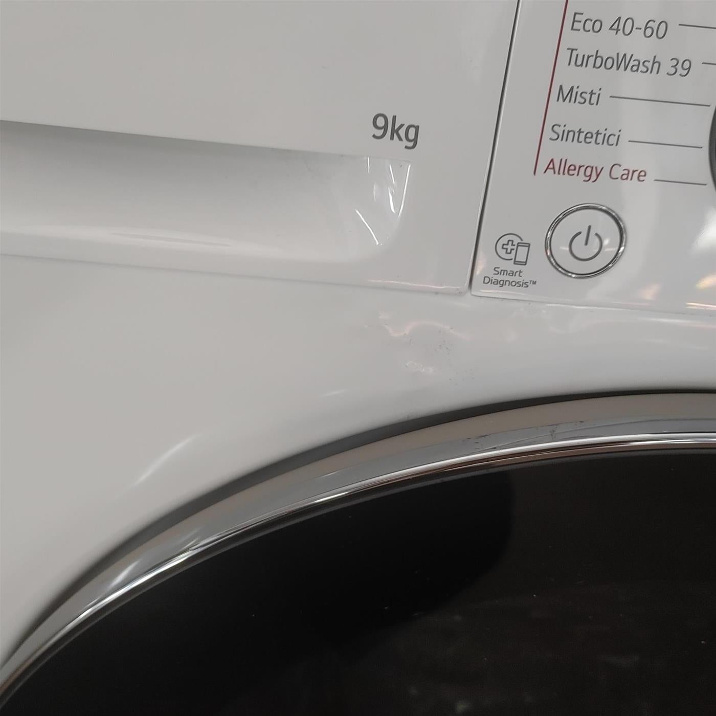 Lavatrice intelligente LG F2R7S09TSWC TurboWash, Vapore, Wi-Fi 9 Kg