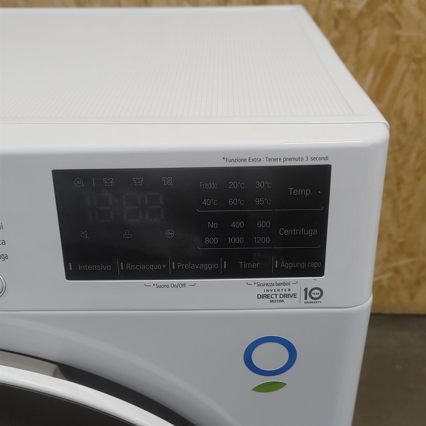 Lavatrice LG F2WV3S7SHE Caricamento frontale 7 kg 1200 Giri/min Bianco