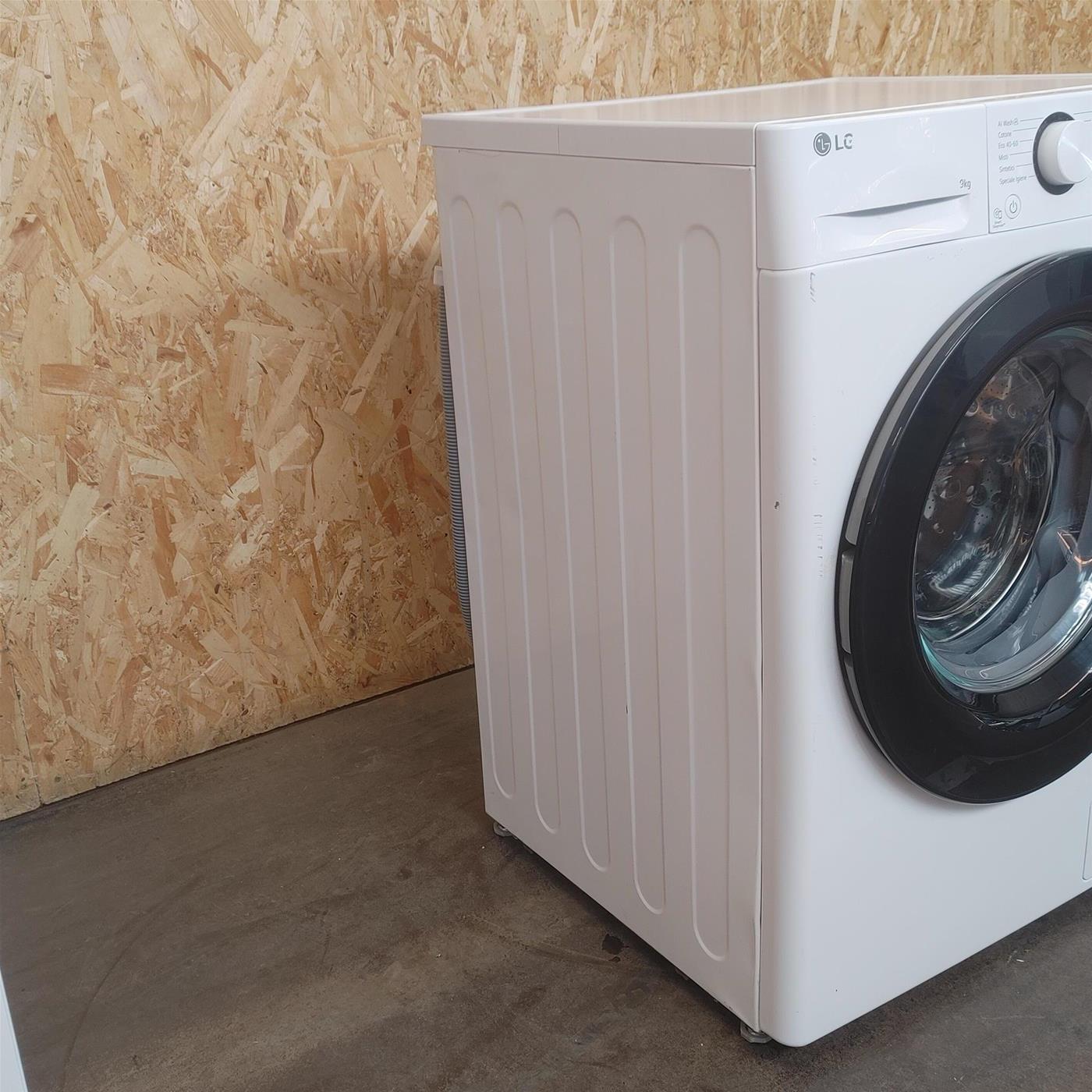 Lavatrice LG F4R3009NNWB Carica frontale 9 kg 1400 giri Bianco