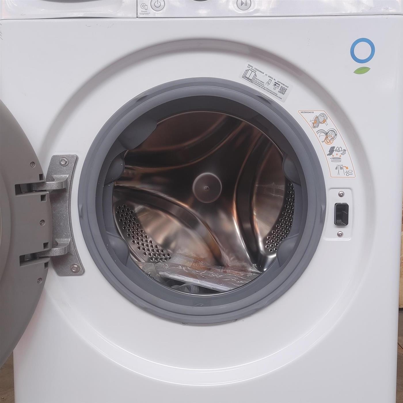 Lavatrice LG F4R3009NNWB Carica frontale 9 kg 1400 giri Bianco