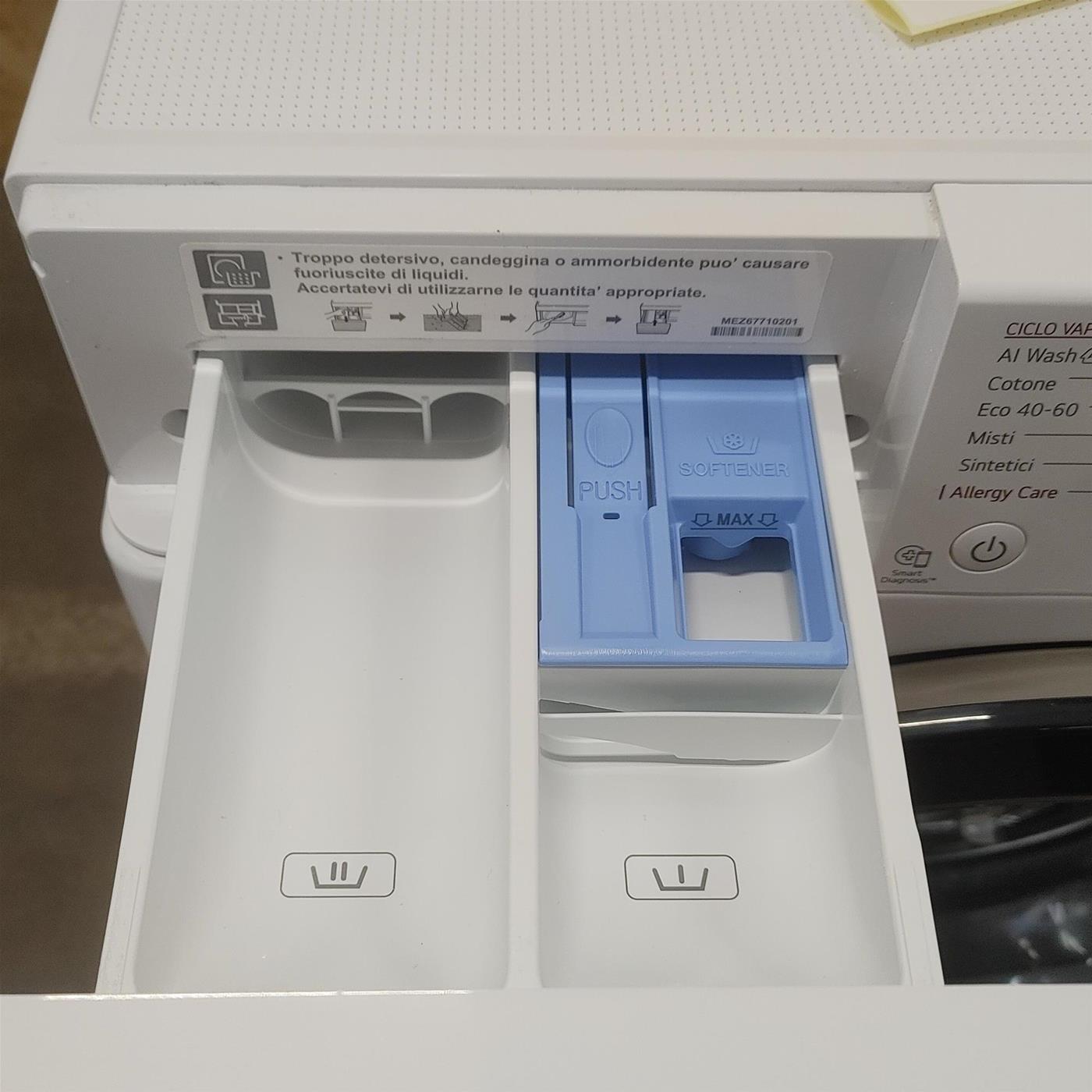 LG AI DD F2R3S08NSWB Lavatrice Slim a Carica Frontale 8kg Serie R3, Lavatrice Classe A, 1200 giri