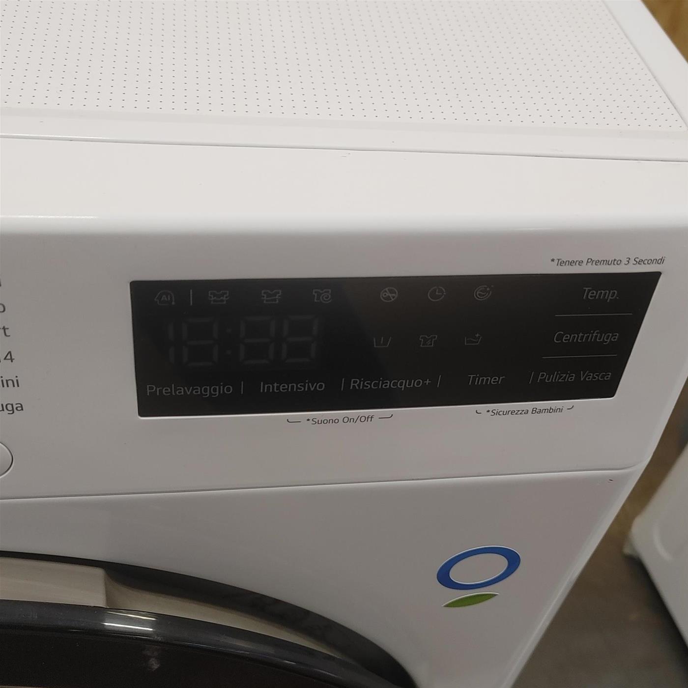 LG AI DD F2R3S08NSWB Lavatrice Slim a Carica Frontale 8kg Serie R3, Lavatrice Classe A, 1200 giri