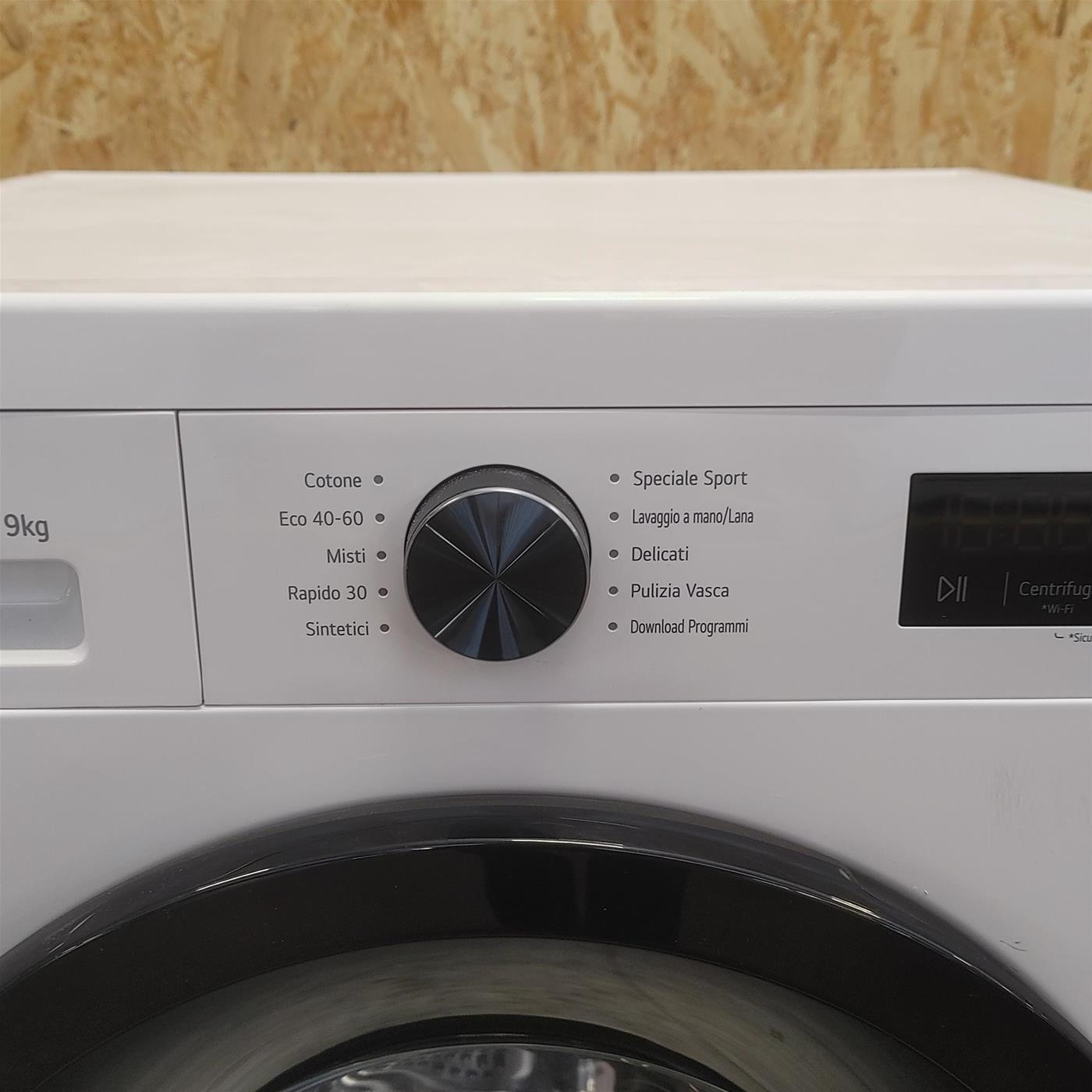 LG F4NX1009NWK Lavatrice smart 9kg, Classe A, 1400 giri, 6 Motion, Allergy Care, Bianca