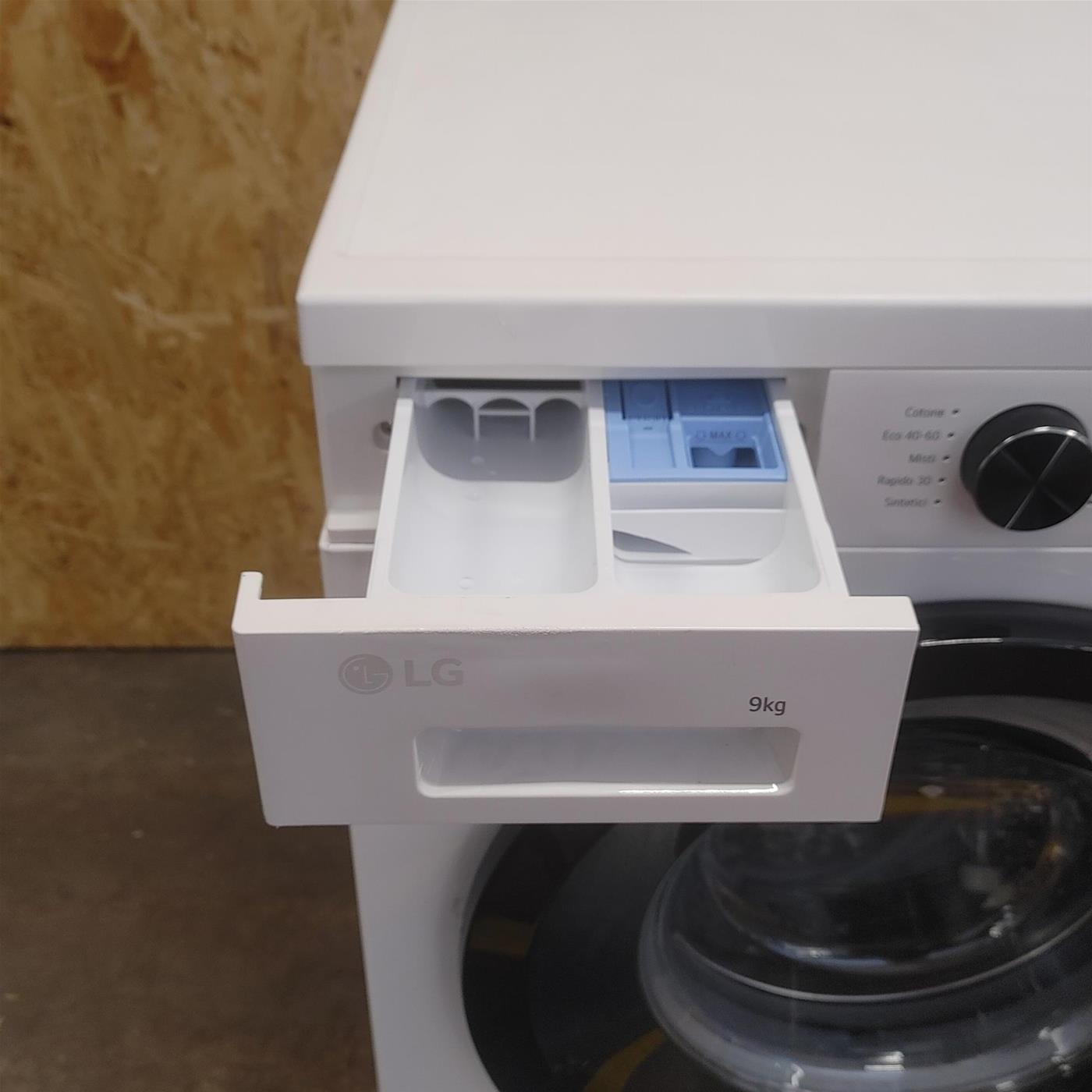 LG F4NX1009NWK Lavatrice smart 9kg, Classe A, 1400 giri, 6 Motion, Allergy Care, Bianca