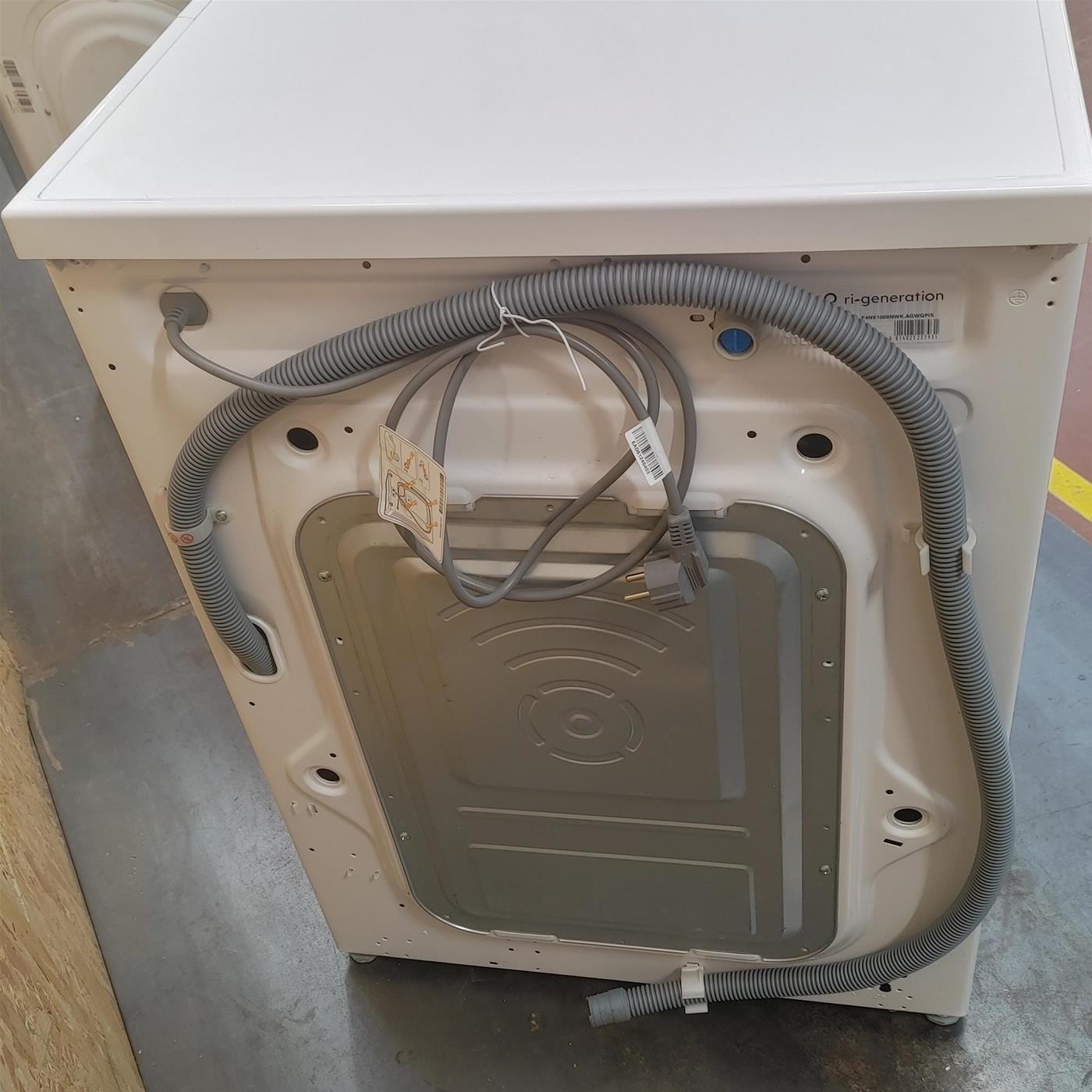 LG F4NX1009NWK Lavatrice smart 9kg, Classe A, 1400 giri, 6 Motion, Allergy Care, Bianca