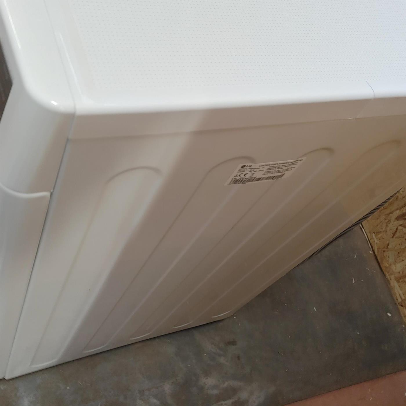 Lavatrice LG F4R3009NSWB Carica frontale 9 kg 1400 Giri/min Bianco