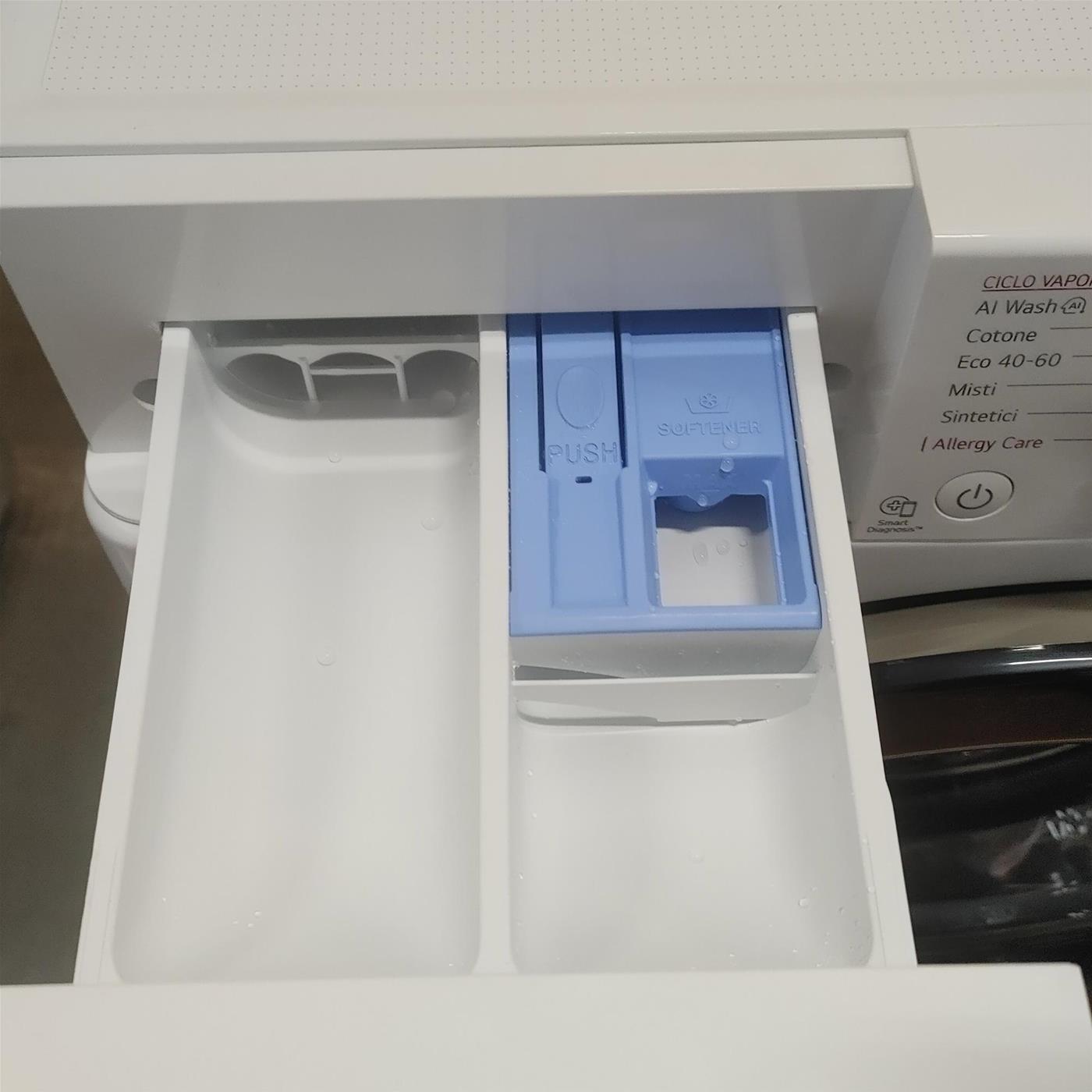 Lavatrice LG F4R3009NSWB Carica frontale 9 kg 1400 Giri/min Bianco